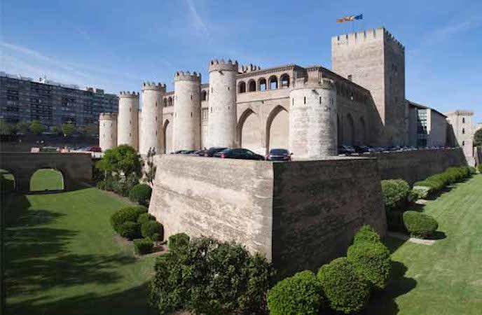 Palacio-de-la-Aljaferia-Zaragoza.jpg
