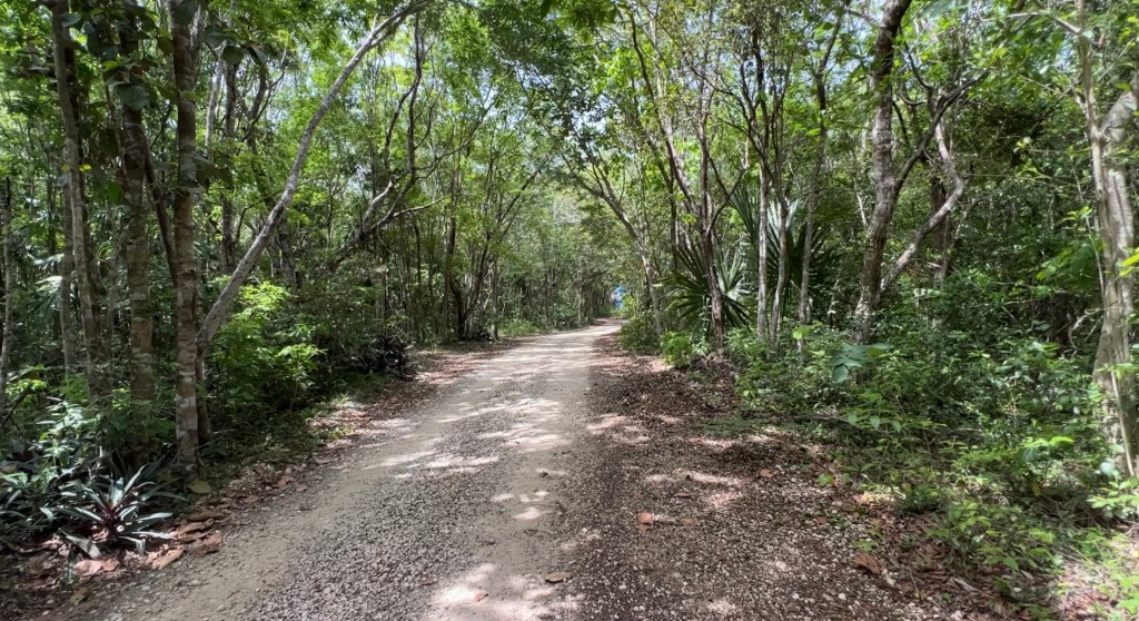 pueblo sacbe Playa del Carmen Mexico